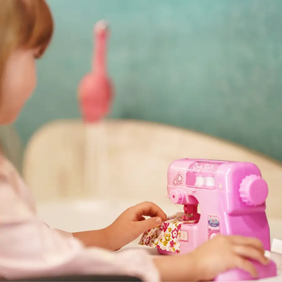 چرخ خیاطی برند اسپادان تویز- عکاسی لایف استایل چرخ خیاطی